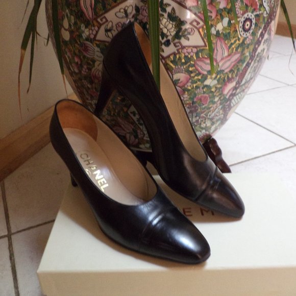 Chanel CC Dark Navy Blue Lambskin Ballet Flats 37